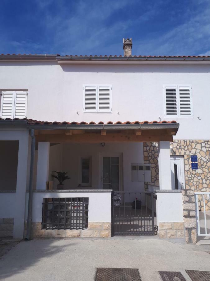 Kuca Za Odmor Pende Vila Banjol Exterior foto